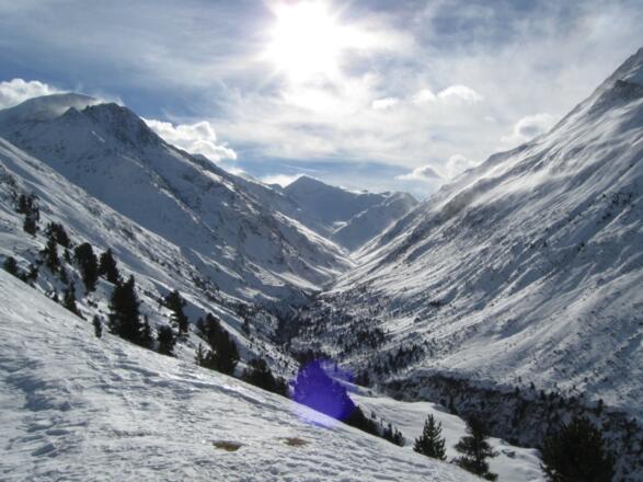 Blick ins Niedertal mit Similaun im Hintergrund