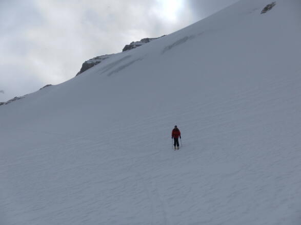 Querung unter den Gletscherbrüchen zur Larstigscharte
