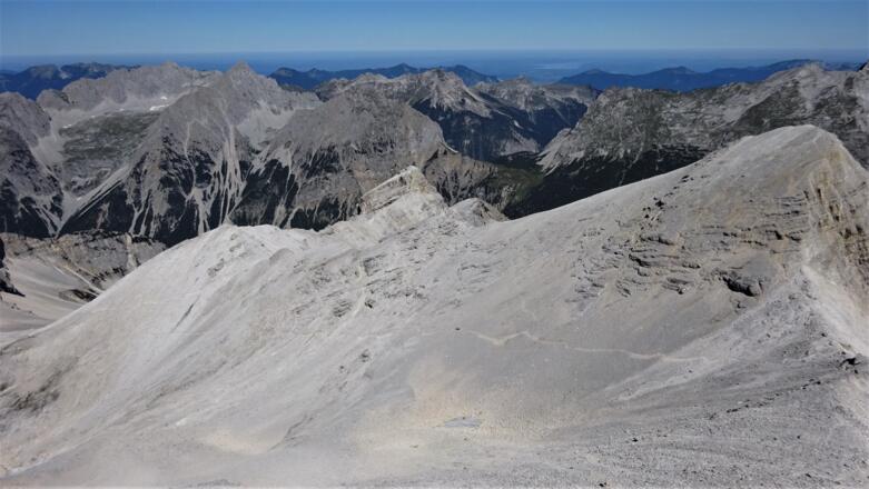 Blick zurück auf den Aufstieg von der Breitgrießkarscharte.