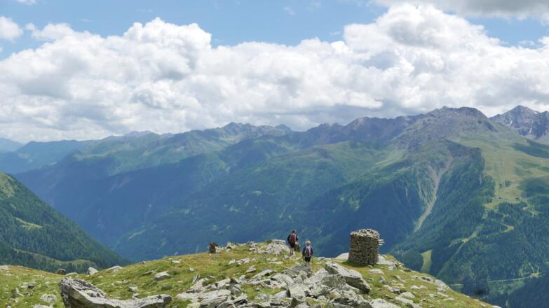 Beim Abstieg am besonderen Bauwerk