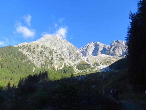 Im Banne von Wild- und Hochgall geht es ....