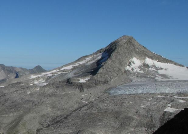 Keeskogel, rechts der Zustieg über den Gletscher zum Nordostgrat