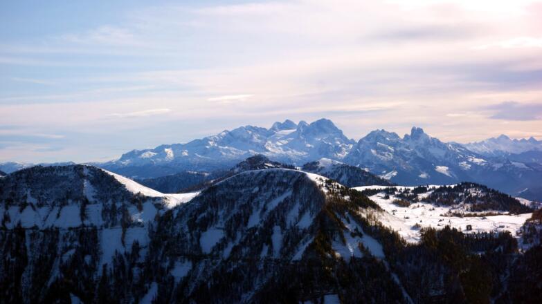 Dachstein und Bischofsmütze rechts