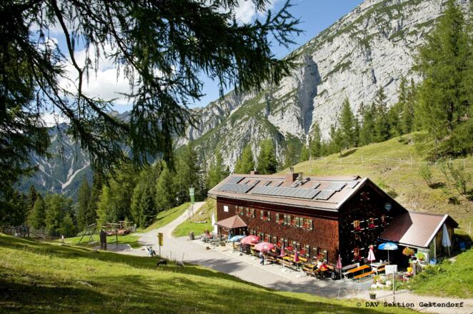 Neue Magdeburger Hütte (1633 m)