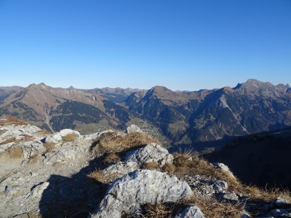 Blick hinunter in das Große Walsertal
