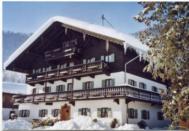 Hausansicht Vorderbuchauerhof im Winter