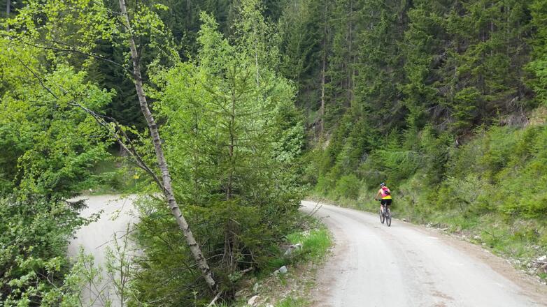 Letzten Kehren bevor man zu den ersten Häusern kommt