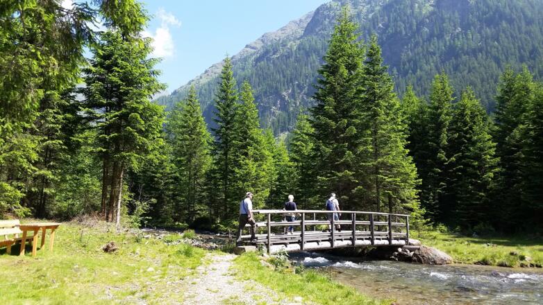 Überquerung Richtung Wasserfall