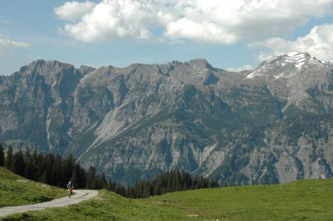 Oberhalb der Latonsalpe