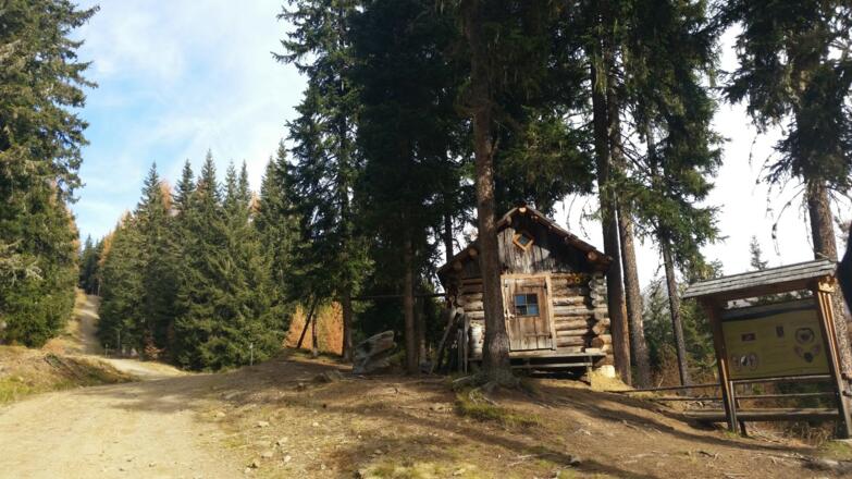 Waldhütte mit Erlebnisspiel