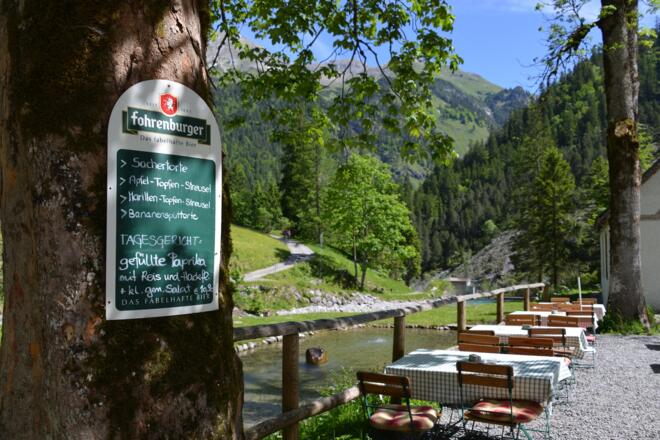 Gastgarten des Alpengasthofs Bad Rothenbrunnen