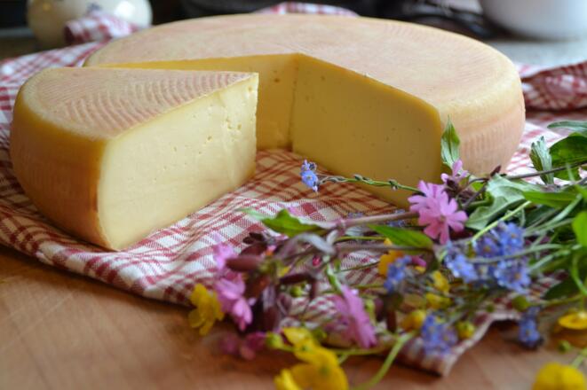 Käse aus hofeigenem Erzeugnis