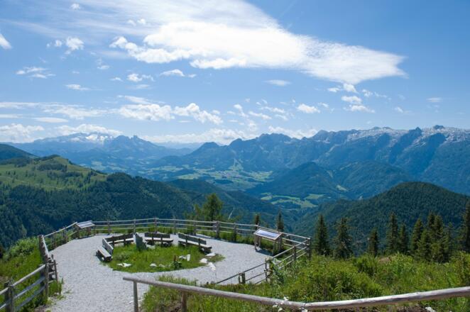 Aussichtsplattform am Trattberg - Aussicht bis zum Dachstein