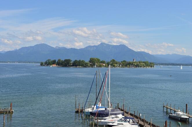 Blick zur Fraueninsel