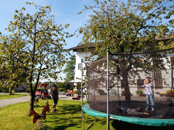 Trampolin Bauernhof