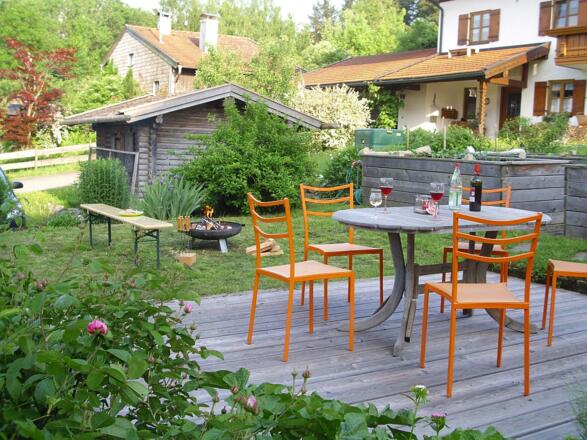 Sitzplatz am Haus