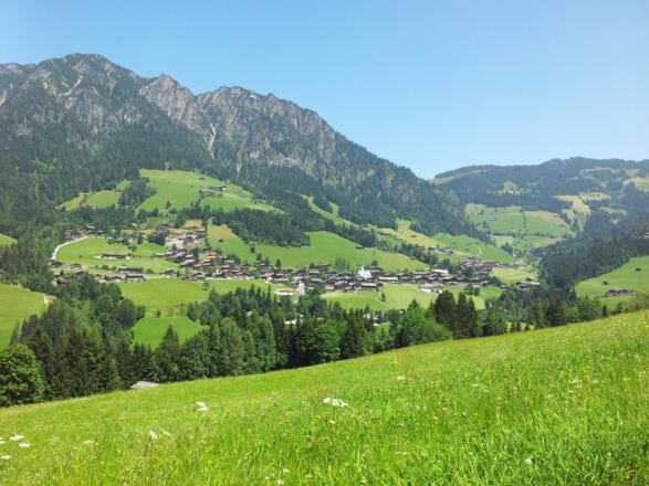 Blick Tal einwärts nach Alpbach