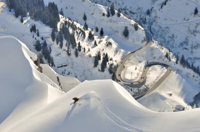 Lech Zuers am Arlberg switchback by Sepp Mallaun ©