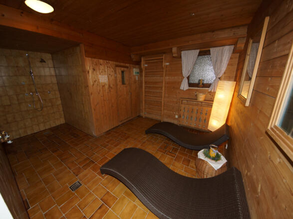 Sauna und Liegebereich