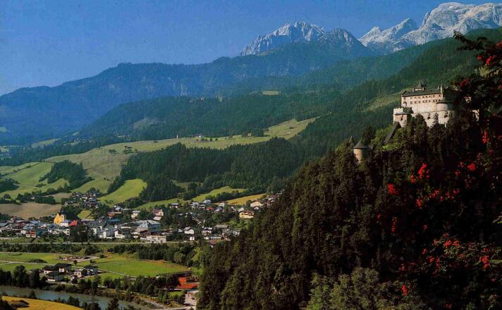 Ort Werfen mit Burg