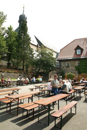 Im Kloster Kreuzberg findet jeden Mittwoch ein Treffen von Mountainbikefahrern statt.