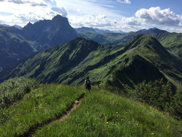 Am Grünhorn mit Blick auf den Widderstein
