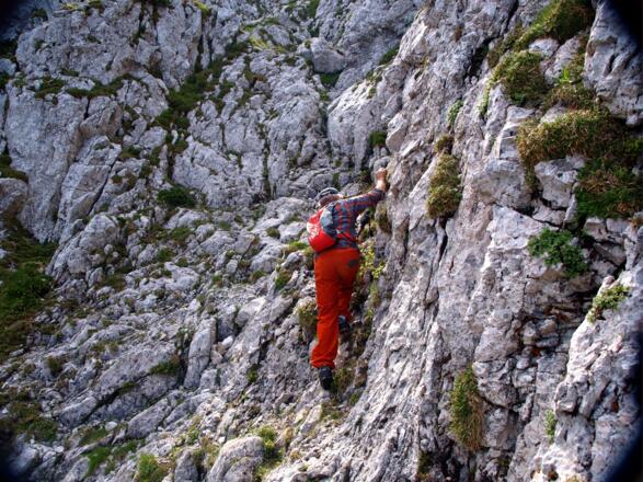 In der langen Anstiegsrinne um 1420 m