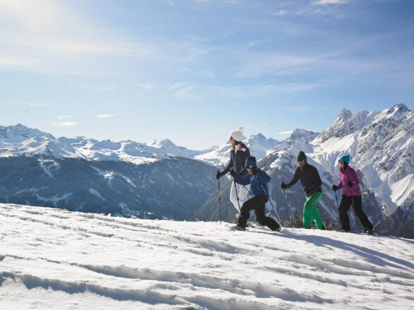 Schneeschuhwandern in Bartholomäberg
