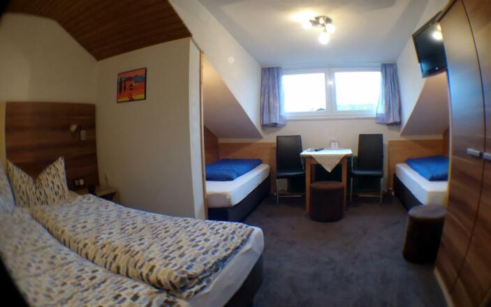 4-Bett Zimmer