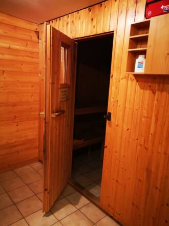 SAUNA_Infrarotkabine_Ruhebereich_Erlacher_Daniela_