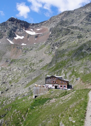 Innsbrucker Hütte in Sicht