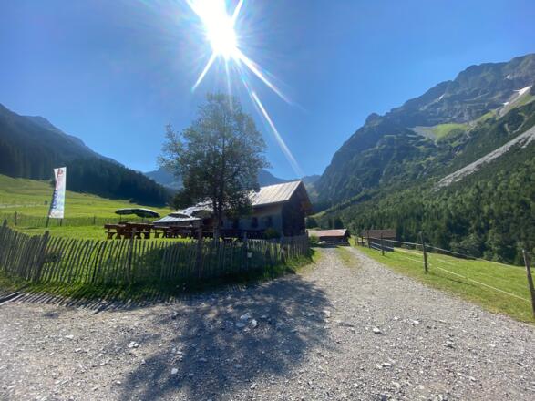 Einkehr in der oberen Wiesalpe
