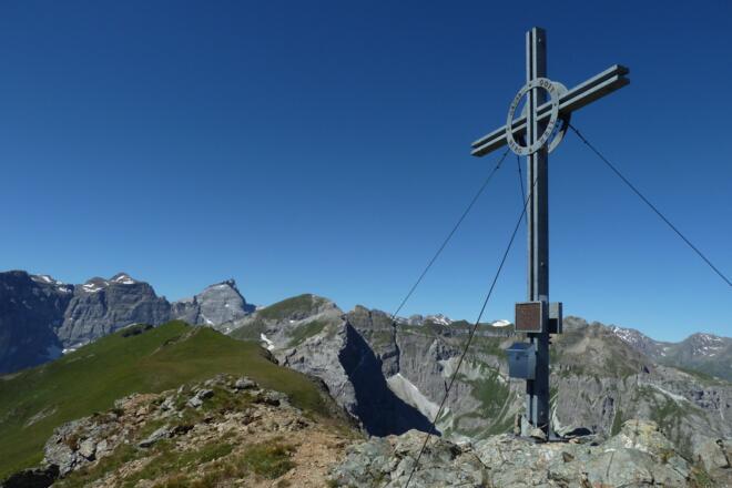 Kreuz am Gipfel der Rötenspitze auf 2.840m