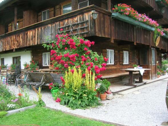 Hausansicht seitlich Gästehaus Weber in Gmain