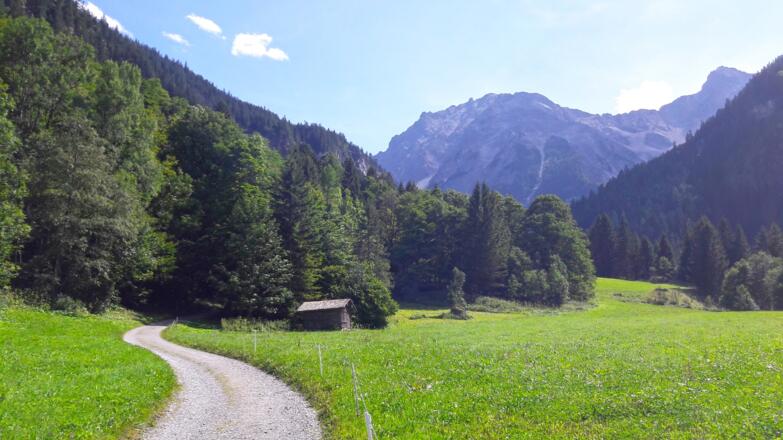 Abzweigung auf den Schattenlagantweg