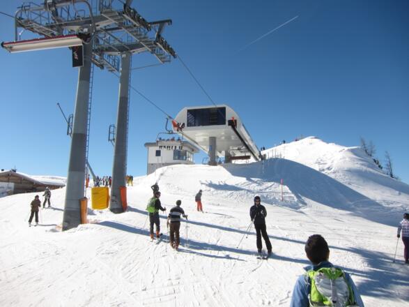 Der Piste entlang zum Gipfel des Schatzberg