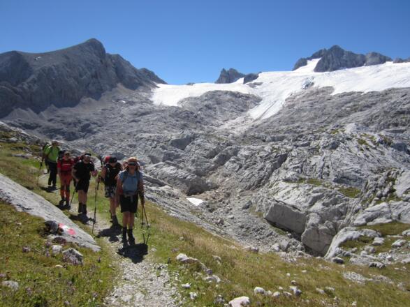 Hüttenzustieg zur Simonyhütte - der Dachstein schon zu sehen