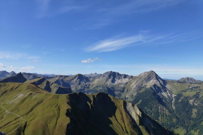 Blick von der Sulzspitze auf Gaishorn, Rauhorn und Kugelhorn