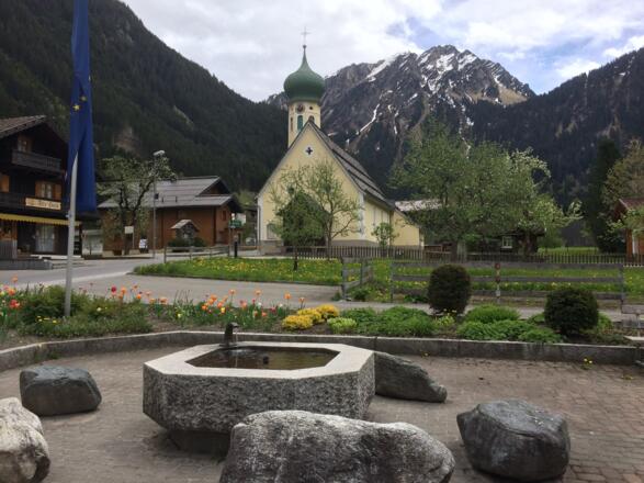 Vorplatz Tourismusbüro Partenen