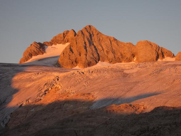 Hoher Dachstein (links) von Simonyhütte im Morgenlicht