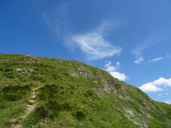 Blick zurück hinauf zum Gipfel