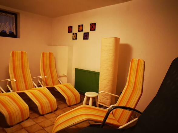 SAUNA_Infrarotkabine_Ruhebereich_Erlacher_Daniela_