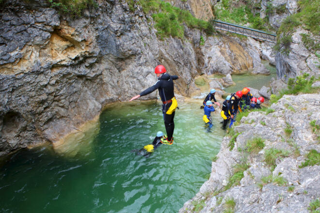 Canyoning Stuibenfälle - hoher Sprung