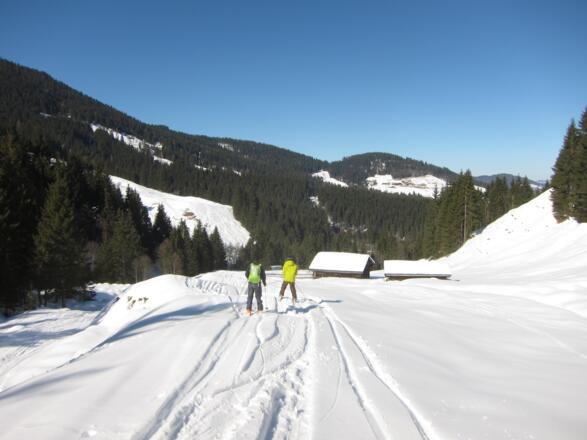 Vorbei an der Niederkaseralm