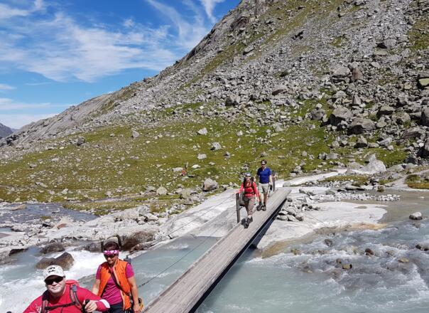 Brücke über den Gletscherbach