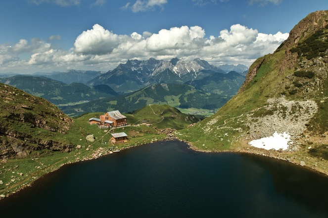 Wildseelodersee mit Wildseeloderhaus Fieberbrunn
