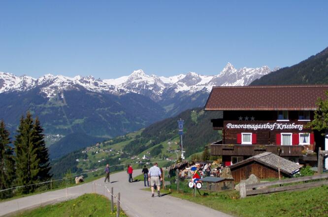 Panoramagasthof Kristberg im Sommer