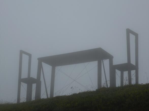 Kunstwerk im Gipfelbereich - ...aber wer den "inneren Schweinehund" besiegt und bei halbseidenem Wetter auf eine Tour startet...