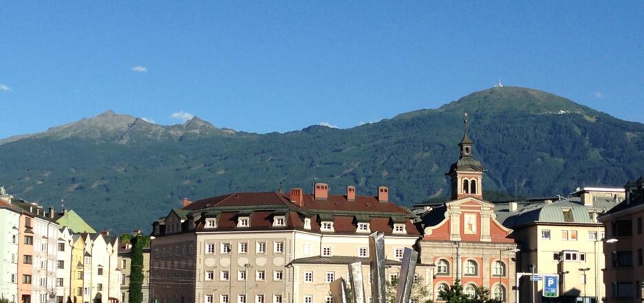 Blick von Innsbruck auf die erste Etappe Patscherkofel - Glungezer