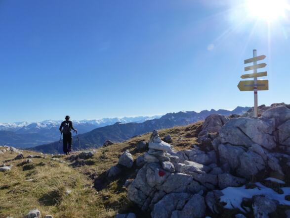 Bevor der Abstieg nach Steinberg erfolgt, sollte man hier nochmals eine Rast einplanen und den grandiosen Ausblick genießen.
